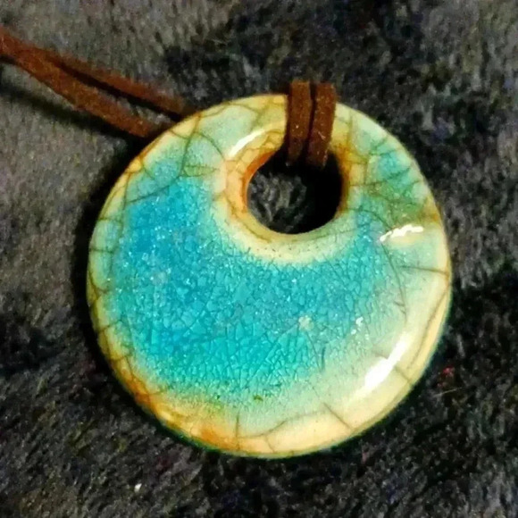 Beautiful nautical charm...a must for ocean lovers. - Picture 1 of 3